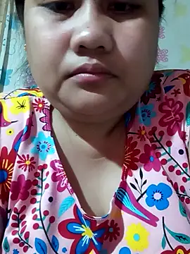 Snapshot of Weng_31 chatting on 10-12-25, 08:02 Weng 31 online show from 10-12-25, 08:02