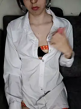 AnnieSparkle online show from 09-10-25, 12:21