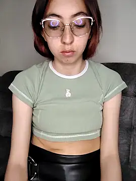 AnnieSparkle online show from 09-28-25, 02:55