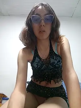 AnnieSparkle online show from 12-18-25, 12:38