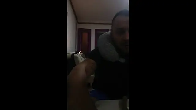 Snapshot of kaskosexydad39 chatting on 10-27-25, 01:31 kaskosexydad39 online show from 10-27-25, 01:31