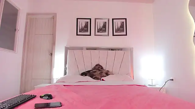 Snapshot of FuckingYoungs chatting on 10-08-25, 03:26 FuckingYoungs online show from 10-08-25, 03:26