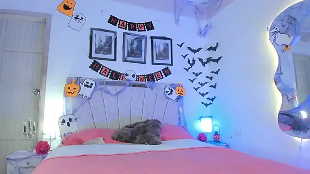 Snapshot of FuckingYoungs chatting on 10-19-25, 02:23 FuckingYoungs online show from 10-19-25, 02:23