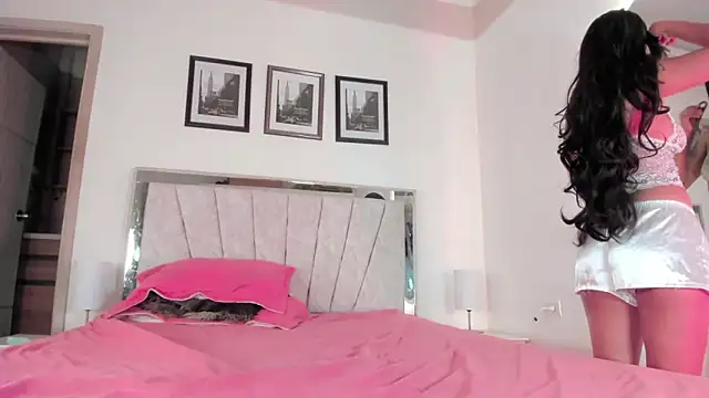 Snapshot of FuckingYoungs chatting on 11-14-25, 01:59 FuckingYoungs online show from 11-14-25, 01:59