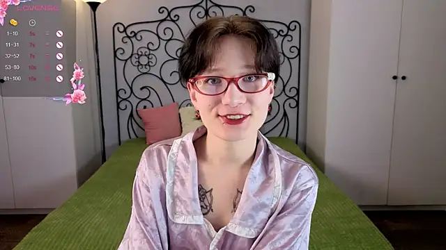 Snapshot of oliviafairy1 chatting on 09-27-25, 04:12 oliviafairy1 online show from 09-27-25, 04:12