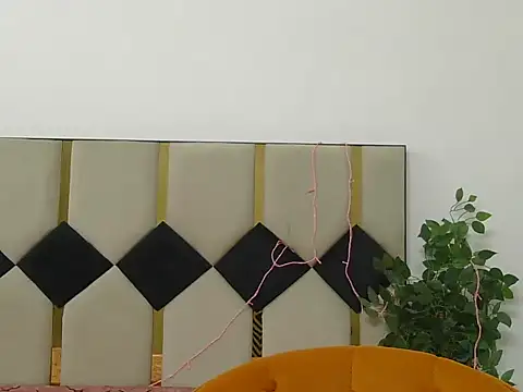 Its-ishikaa online show from 10-25-25, 04:20