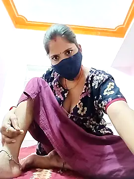 Snapshot of Sexi_savitri chatting on 10-03-25, 09:28 Sexi savitri online show from 10-03-25, 09:28