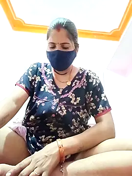 Snapshot of Sexi_savitri chatting on 10-09-25, 03:43 Sexi savitri online show from 10-09-25, 03:43