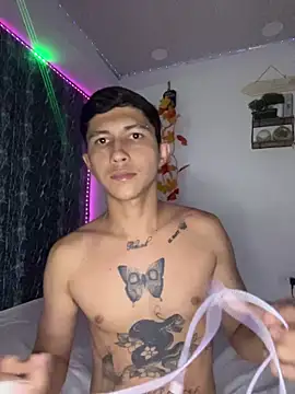 Alejandro BigCock22 online show from 10-11-25, 12:54