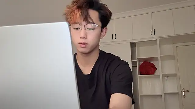 STxuguanhan online show from 12-16-25, 07:13