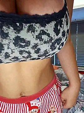 Snapshot of Filthymaddymilfy25 chatting on 02-12-26, 10:54 Filthymaddymilfy25 online show from 02-12-26, 10:54