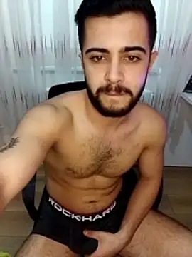 Snapshot of Ozi1910 chatting on 10-25-25, 02:35 Ozi1910 online show from 10-25-25, 02:35