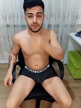 Snapshot of Ozi1910 chatting on 11-20-25, 10:20 Ozi1910 online show from 11-20-25, 10:20