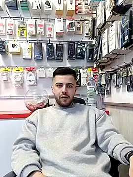 Snapshot of Ozi1910 chatting on 11-26-25, 08:32 Ozi1910 online show from 11-26-25, 08:32