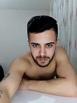 Snapshot of Ozi1910 chatting on 12-05-25, 04:14 Ozi1910 online show from 12-05-25, 04:14