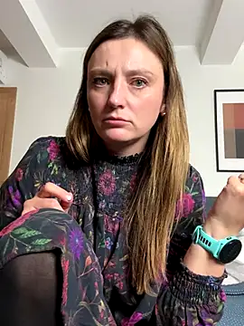 Velvetwitch87 online show from 10-09-25, 07:23