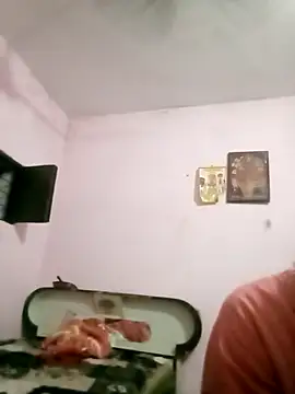 Snapshot of Hot_tin74 chatting on 09-26-25, 05:39 Hot tin74 online show from 09-26-25, 05:39