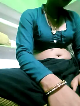 Hot tin74 online show from 04-18-26, 06:56