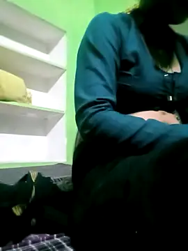 Hot tin74 online show from 04-18-26, 07:07