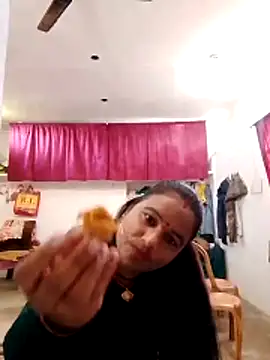 Snapshot of Suhani_hot12 chatting on 12-19-25, 08:43 Suhani hot12 online show from 12-19-25, 08:43