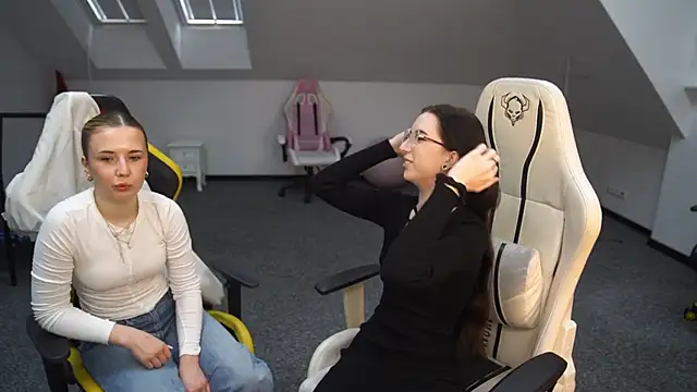 Snapshot of _Lili_054 chatting on 09-16-25, 10:16 Lili 054 online show from 09-16-25, 10:16