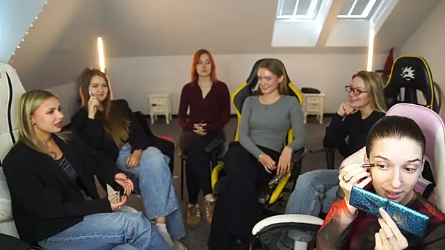 Snapshot of _Lili_054 chatting on 09-26-25, 10:19 Lili 054 online show from 09-26-25, 10:19