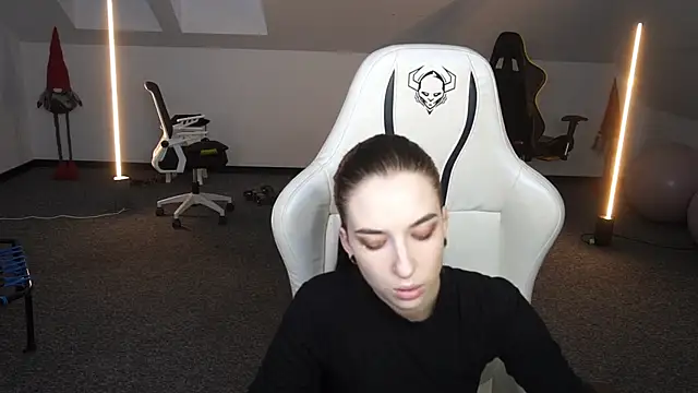 Snapshot of _Lili_054 chatting on 10-05-25, 02:15 Lili 054 online show from 10-05-25, 02:15