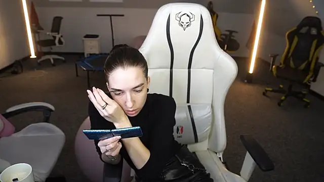 Snapshot of _Lili_054 chatting on 10-09-25, 10:24 Lili 054 online show from 10-09-25, 10:24