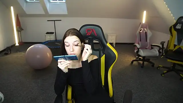 Snapshot of _Lili_054 chatting on 10-10-25, 10:25 Lili 054 online show from 10-10-25, 10:25