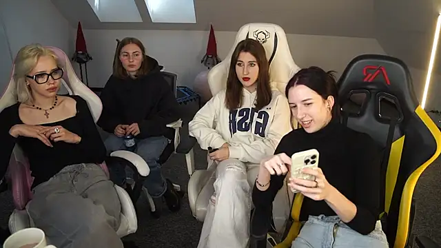 Snapshot of _Lili_054 chatting on 10-14-25, 10:38 Lili 054 online show from 10-14-25, 10:38