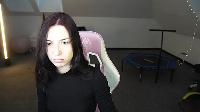 Snapshot of _Lili_054 chatting on 10-17-25, 10:29 Lili 054 online show from 10-17-25, 10:29