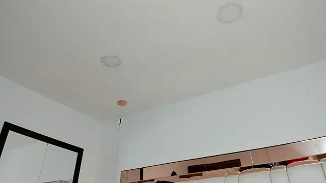 CarolinaFerrer online show from 10-31-25, 03:35