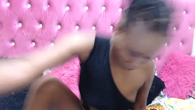 Snapshot of SexyBootie chatting on 11-28-25, 07:00 SexyBootie online show from 11-28-25, 07:00