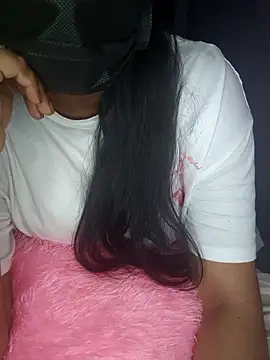 Snapshot of Telugu_sweet_couple_345 chatting on 01-15-26, 04:55 Telugu sweet couple 345 online show from 01-15-26, 04:55