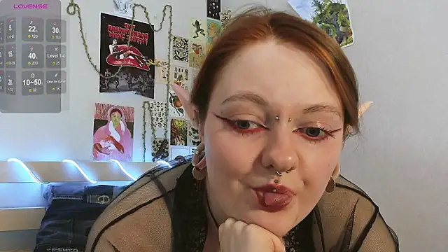 Snapshot of WonderConnie1 chatting on 03-05-26, 01:29 WonderConnie1 online show from 03-05-26, 01:29