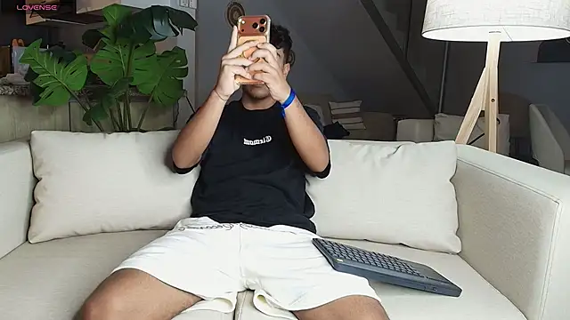 Snapshot of CHR58_ chatting on 02-13-26, 11:45 CHR58 online show from 02-13-26, 11:45