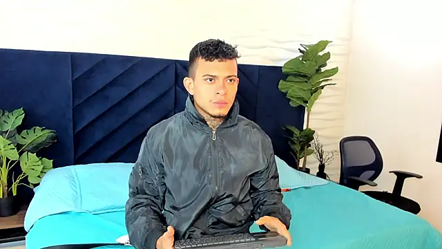 MrJustin  online show from 10-23-25, 08:29