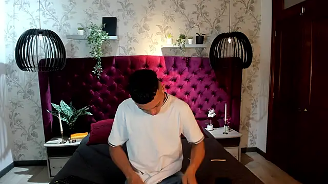 MrJustin  online show from 11-12-25, 08:52