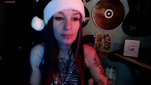 Snapshot of lilithword chatting on 12-17-25, 01:00 lilithword online show from 12-17-25, 01:00