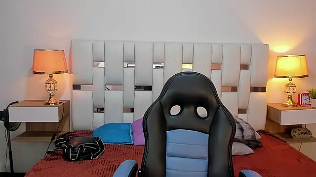 iamCharlotte19 online show from 07-17-26, 07:52