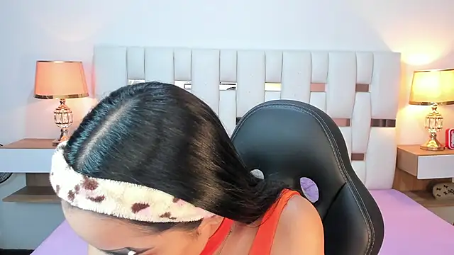 iamCharlotte19 online show from 07-21-26, 03:58