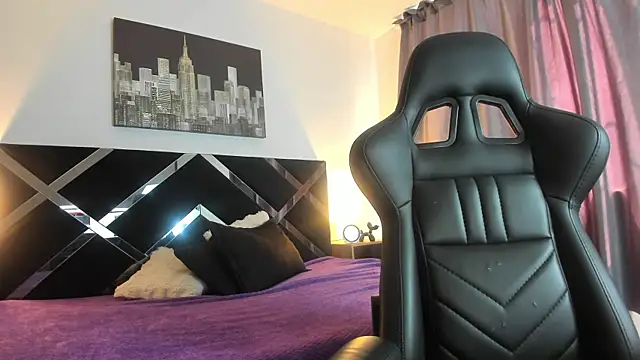 iamCharlotte19 online show from 07-22-26, 03:26