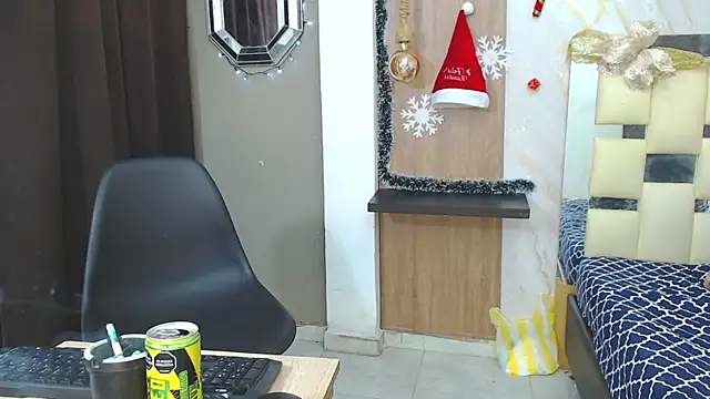 Snapshot of miss_leidy_ chatting on 12-20-25, 03:13 miss leidy online show from 12-20-25, 03:13