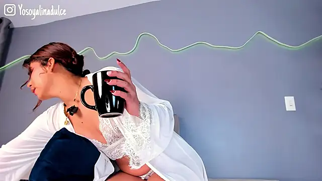 AlinaSweett  online show from 10-04-25, 04:05