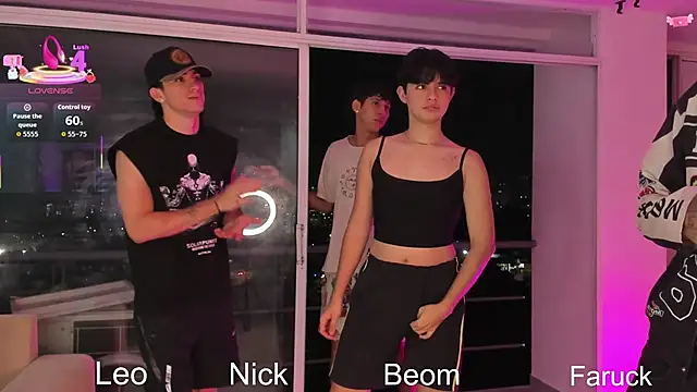 Snapshot of Handsomeboyss19 chatting on 09-11-25, 11:27 Handsomeboyss19 online show from 09-11-25, 11:27