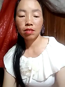 Snapshot of hera-00 chatting on 10-14-25, 12:28 hera-00 online show from 10-14-25, 12:28