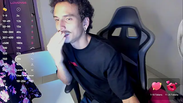 Snapshot of lordpussy__ chatting on 02-12-26, 04:40 lordpussy online show from 02-12-26, 04:40