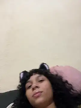 Snapshot of Casal-foda_braba chatting on 10-13-25, 03:50 Casal-foda braba online show from 10-13-25, 03:50