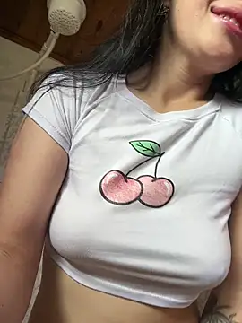 Mia salinass online show from 04-17-26, 05:38