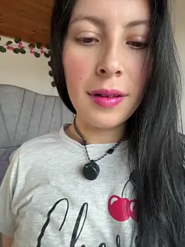 Mia salinass online show from 07-21-26, 06:43